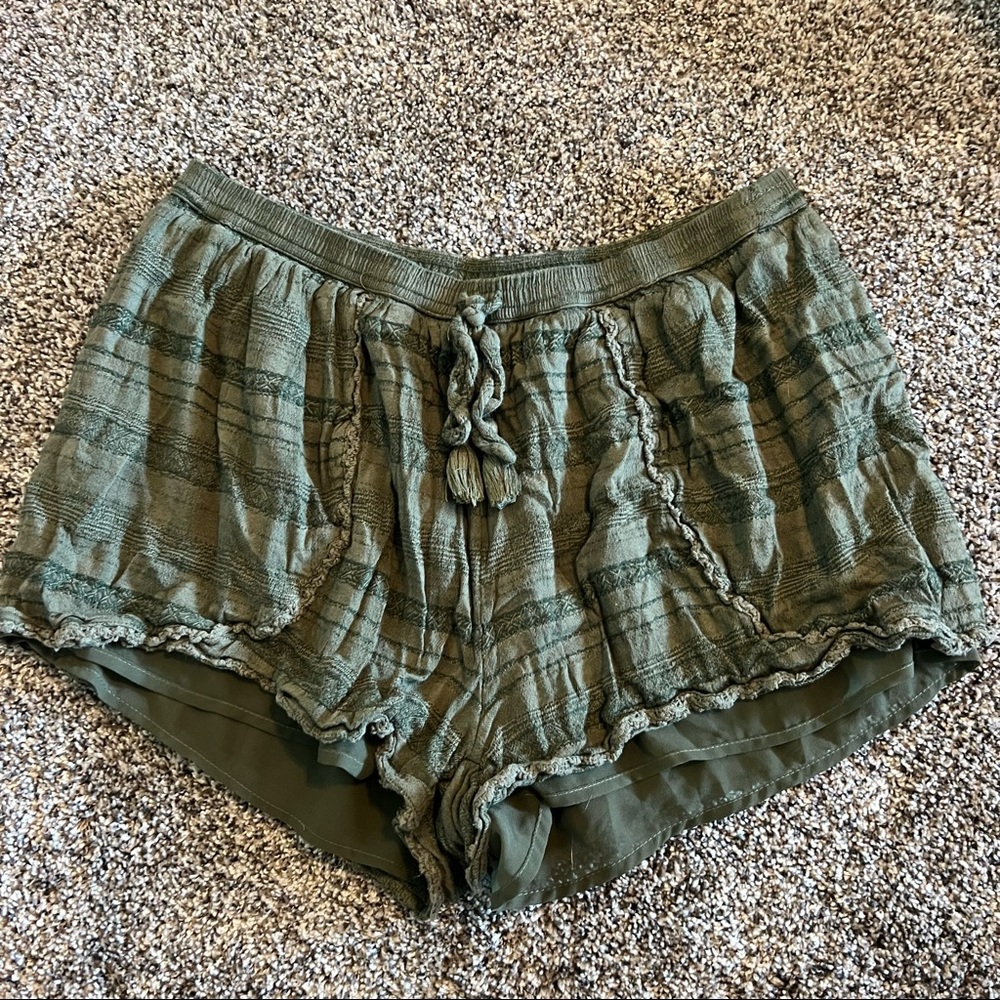 American Eagle Large flowy shorts